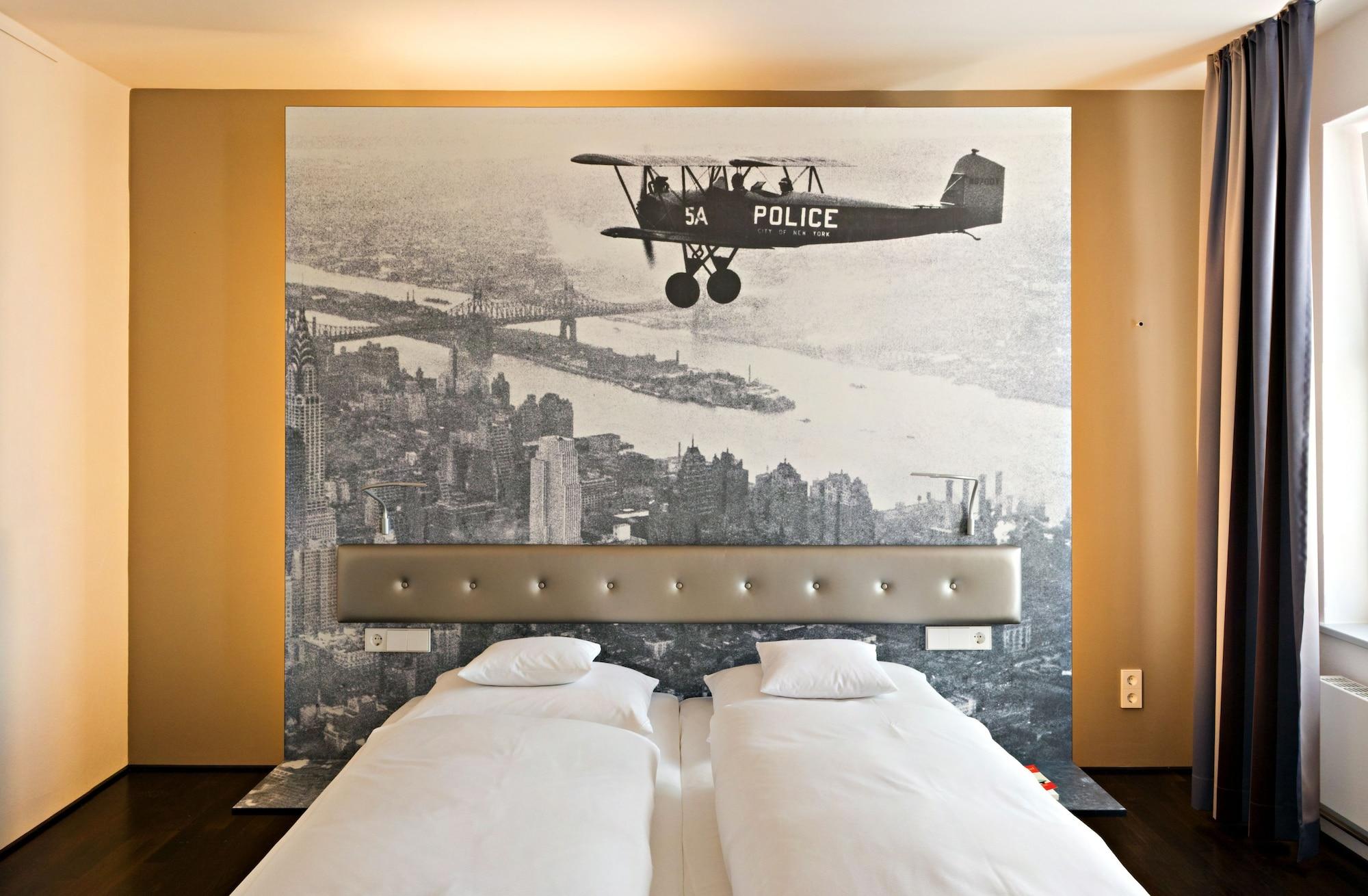 V8 Hotel Classic Motorworld Region Stuttgart Boeblingen Ngoại thất bức ảnh